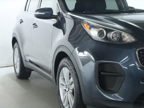 Used 2018 Kia Sportage LX w/ LX Technology Package FWD image 8