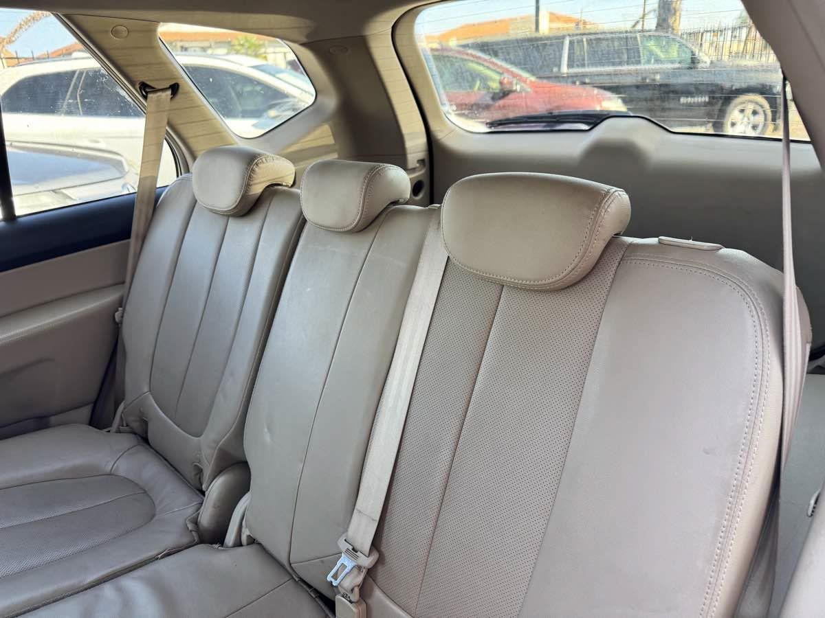 Used 2007 Kia Rondo EX w/ Premium Pkg FWD image 32