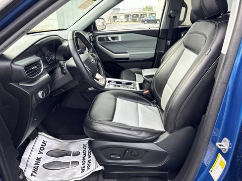 Used 2022 Ford Explorer XLT w/ Equipment Group 202A AWD/4WD image 11