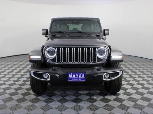 Used 2025 Jeep Wrangler Unlimited Sahara AWD/4WD image 25