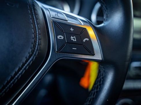 Used 2015 Mercedes-Benz SL 400 image 28