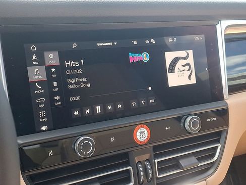 Used 2025 Porsche Macan image 20