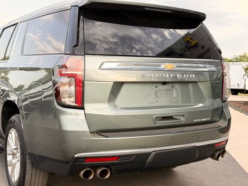 Used 2023 Chevrolet Suburban Premier RWD image 4