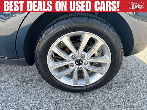 Used 2017 Kia Soul + FWD image 24