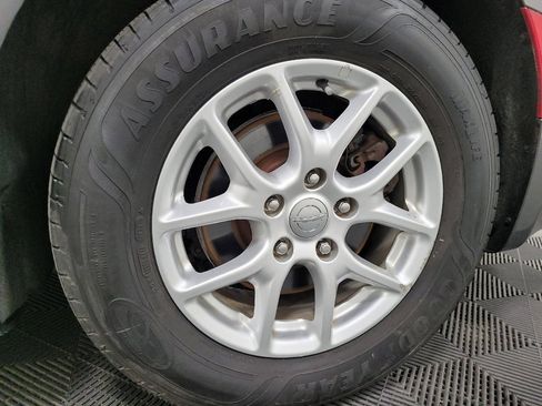 Used 2020 Chrysler Voyager Lxi FWD image 31