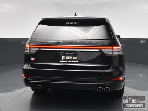 Used 2022 Lincoln Aviator Reserve w/ Equipment Group 201A AWD/4WD image 6