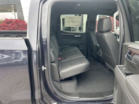 New 2026 GMC Sierra 1500 SLT w/ SLT Premium Package AWD/4WD image 17