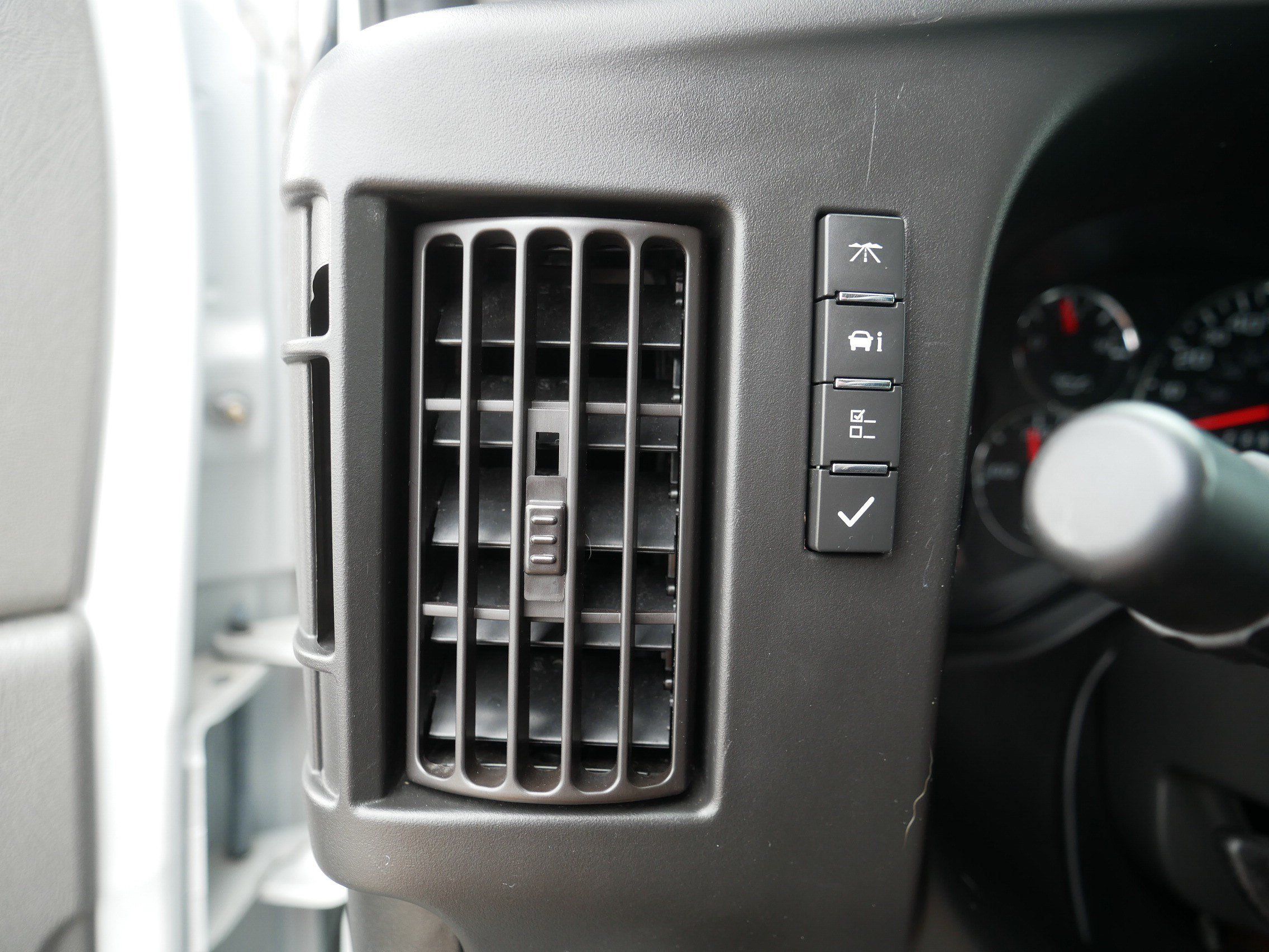 Used 2019 Chevrolet Express 3500 LT w/ LT Preferred Equipment Group RWD image 26