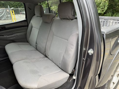 Used 2015 Toyota Tacoma PreRunner w/ SR5 Package RWD image 21