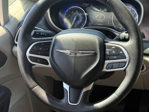 Used 2023 Chrysler Voyager LX FWD image 20