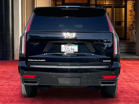 Used 2023 Cadillac Escalade Sport Platinum AWD/4WD image 4