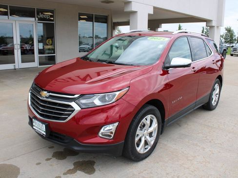 Used 2021 Chevrolet Equinox Premier AWD/4WD image 2