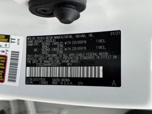 Used 2021 Toyota Highlander LE FWD image 36