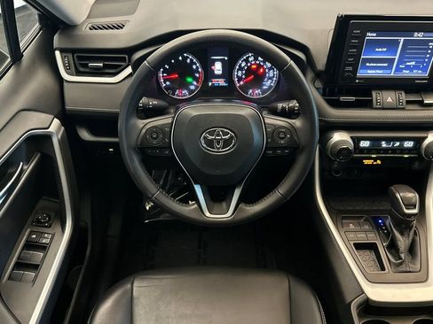 Used 2021 Toyota RAV4 XLE Premium FWD image 14