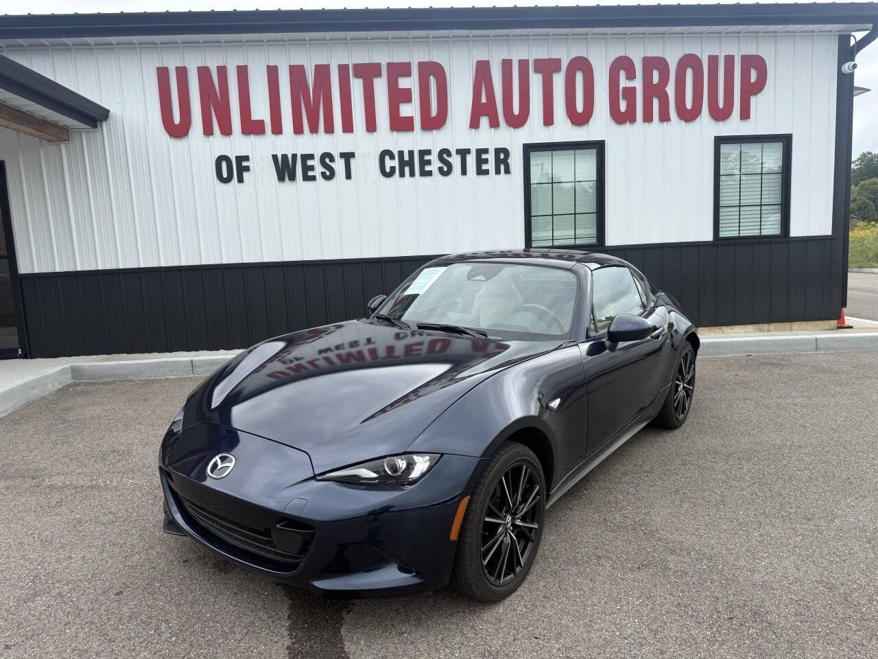 Used 2025 MAZDA MX-5 Miata RF Grand Touring RWD image 2