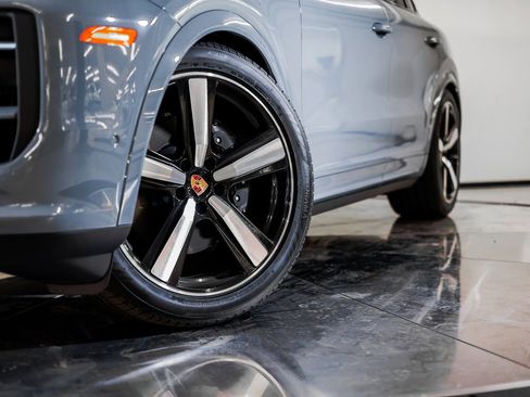 New 2026 Porsche Cayenne Coupe image 11