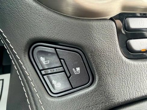 Used 2020 GMC Yukon Denali w/ Denali Ultimate Package AWD/4WD image 20