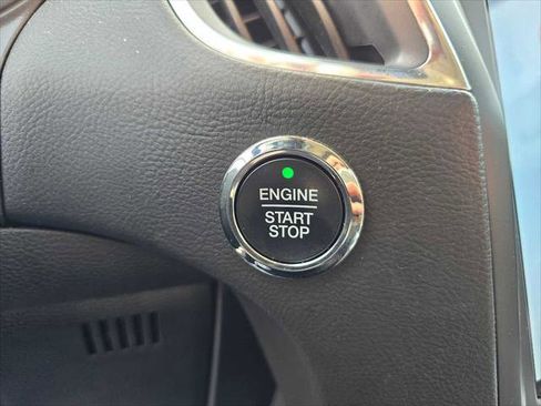 Used 2024 Ford Edge Titanium image 36