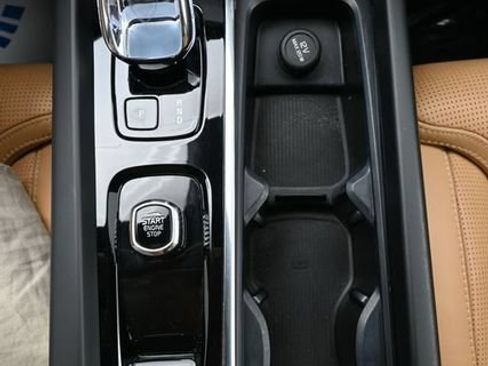 Used 2024 Volvo XC60 B5 Ultimate w/ Protection Package Premier AWD/4WD image 12