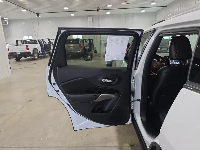 Used 2020 Jeep Cherokee Limited AWD/4WD image 26