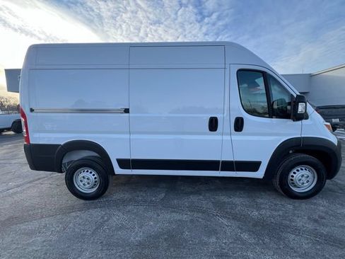 Used 2025 RAM ProMaster 1500 FWD image 2