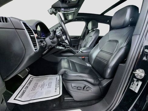 Certified 2023 Porsche Cayenne S AWD/4WD image 5