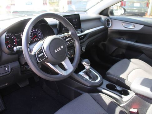 Certified 2024 Kia Forte LXS w/ LXS Technology Package image 18