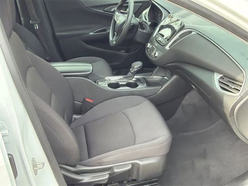 Used 2023 Chevrolet Malibu LT image 12