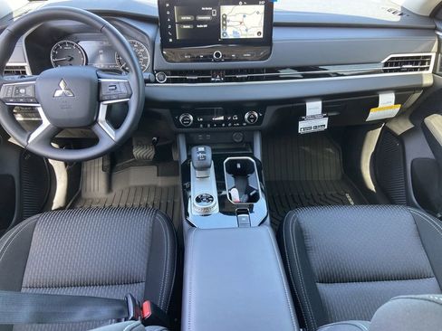 New 2026 Mitsubishi Outlander ES AWD/4WD image 16