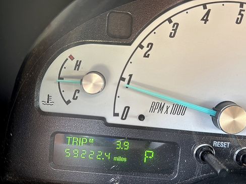 Used 2002 Ford Thunderbird RWD image 17