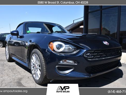 Used 2018 FIAT 124 Spider Classica w/ Technology & Siriusxm Group image 1