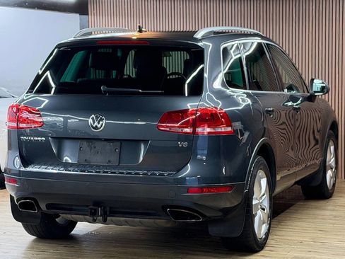 Used 2012 Volkswagen Touareg Sport image 5
