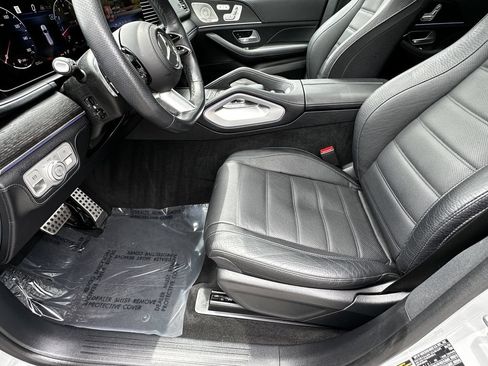 Certified 2024 Mercedes-Benz GLS 580 4MATIC image 10