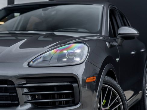 Used 2023 Porsche Cayenne image 13