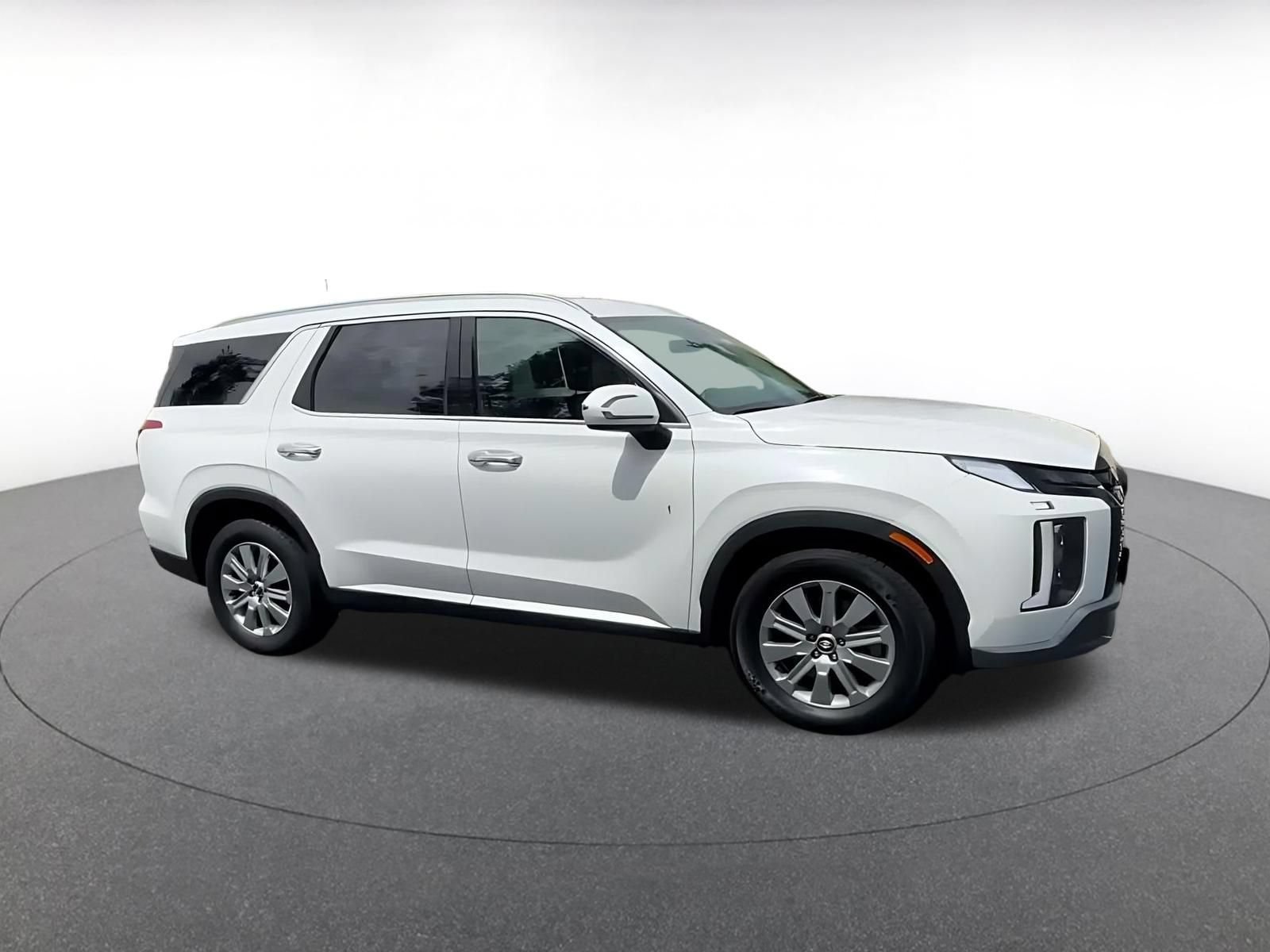Used 2025 Hyundai Palisade SEL FWD image 2