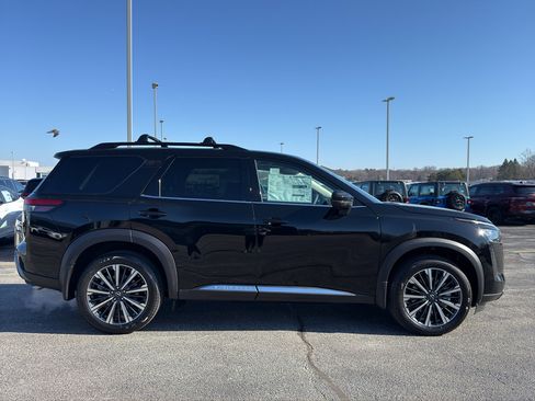 New 2026 Nissan Pathfinder Platinum AWD/4WD image 4