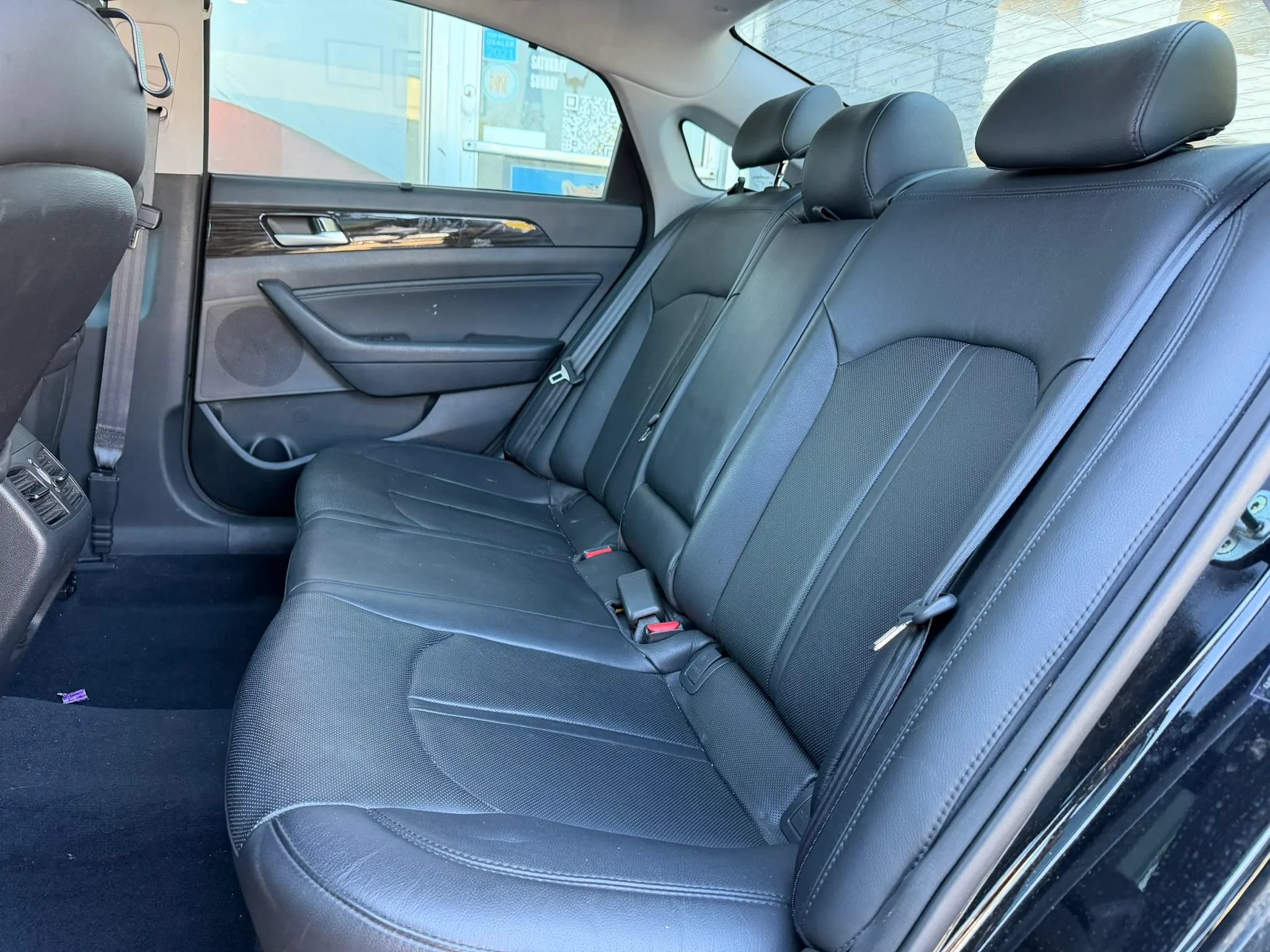 Used 2015 Hyundai Sonata Limited w/ Option Group 06 FWD image 12