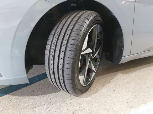 Used 2023 Hyundai Elantra Limited w/ Cargo Package image 34