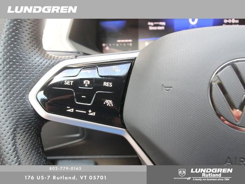 Used 2023 Volkswagen Tiguan SE R-Line AWD/4WD image 15