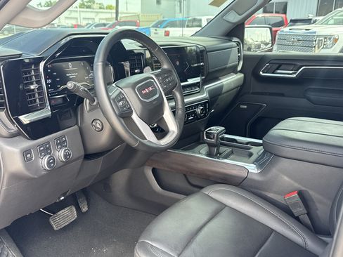 Used 2025 GMC Sierra 1500 SLT AWD/4WD image 5