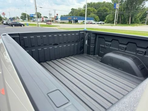 New 2026 Chevrolet Silverado 1500 RST w/ Convenience Package II AWD/4WD image 15