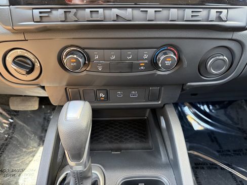 Used 2025 Nissan Frontier S AWD/4WD image 21