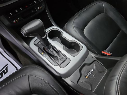 Used 2017 Chevrolet Colorado ZR2 image 25