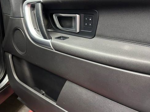 Used 2016 Land Rover Discovery Sport HSE AWD/4WD image 30