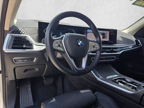 Used 2025 BMW X7 xDrive40i w/ Climate Comfort Package AWD/4WD image 10