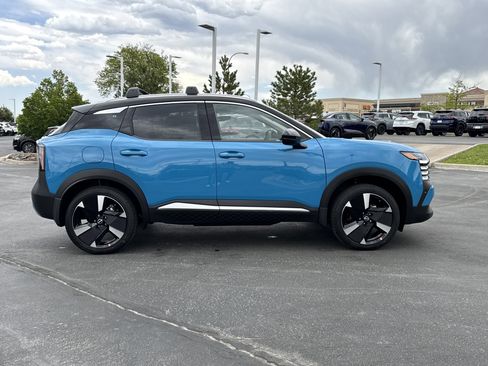 New 2026 Nissan Kicks SR w/ Cold Weather Package AWD/4WD image 2