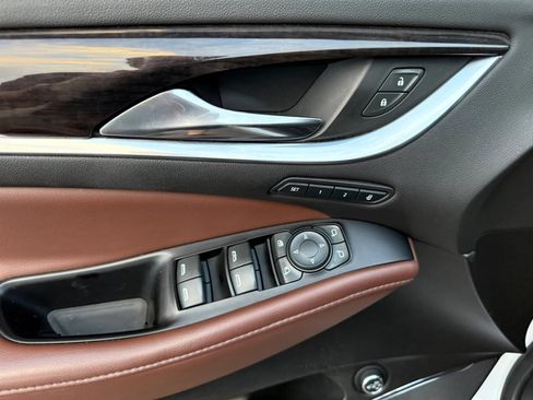 Used 2019 Buick Enclave Avenir w/ Avenir Technology Package AWD/4WD image 30