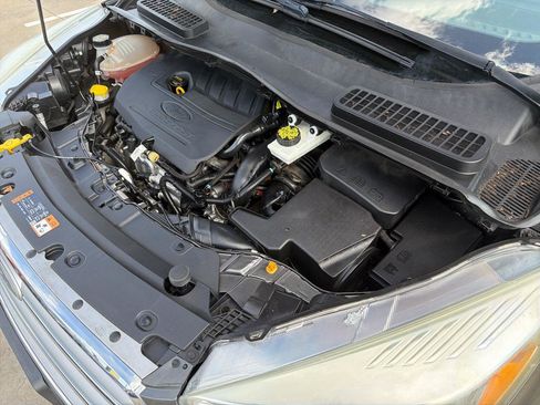 Used 2017 Ford Escape SE FWD image 34