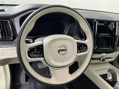 Certified 2025 Volvo XC60 B5 Core image 13