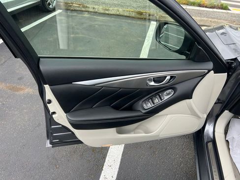 Used 2014 INFINITI Q50 AWD w/ Moonroof Package image 9